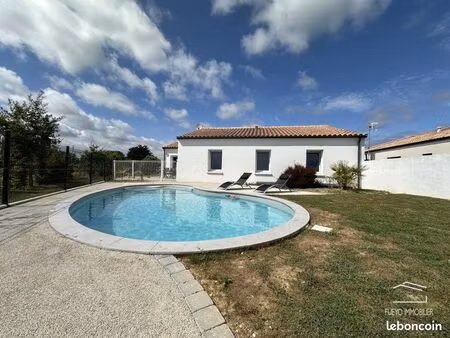 maison contemporaine avec piscine  3 chambres  à 10 minutes des plages vendéennes