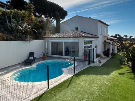 maison beaux volumes lumineuse et clé en main