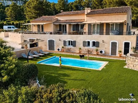 demeure familiale de 22 pièces sur le castellet