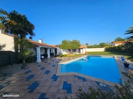 maison plain-pied 131 m² – piscine – terrain 1300 m² – 3 chambres