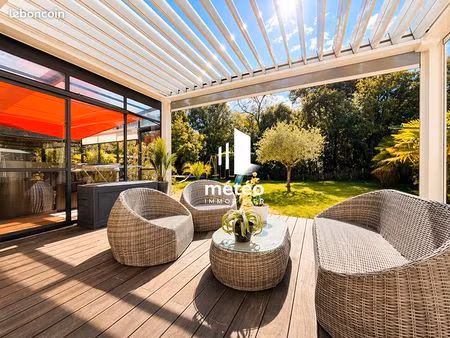 propriété 5 pièces 146 m²