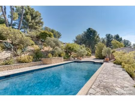 villa vue mer avec piscine