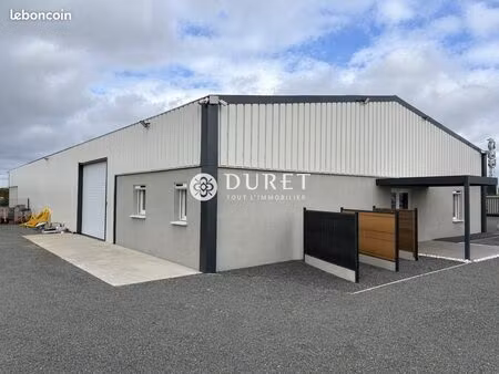 local 400 m² bazoges-en-paillers