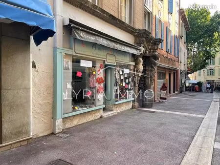 local commercial 52 m² fréjus