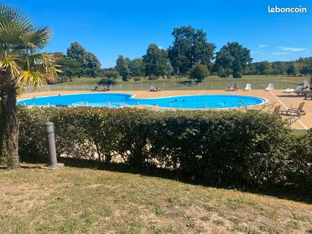 a louer a l annee - appartement meublé de 50 m2 - convient pour un couple ou personne seul