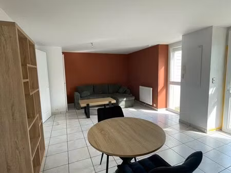 appartement meuble rez de jardin 25m²