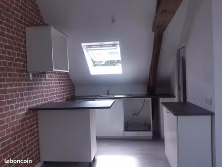 studio rénové à 200 m de la place napoléon