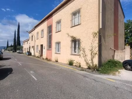 bureau 300 m²