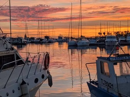 opportunité rare - restaurant de charme au coeur de sanary sur mer