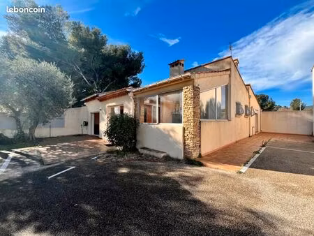 local commercial zac des pradeaux