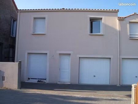 maison - 106 m 2 (3 ch + bureau) + garage -7 kms herbiers