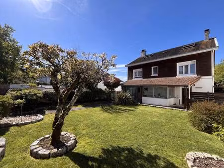 vente maison à nantes (44000) : à vendre / 150m² nantes