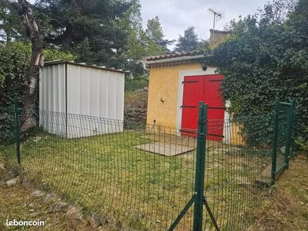 studio 2 pièces à louer sur st maximin