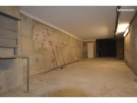 location garage 70m²
