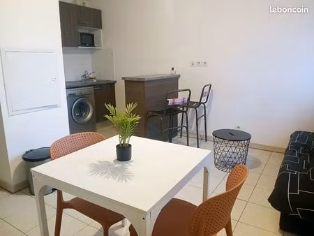 studio meublé charges comprises