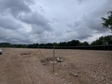 terrain à louer 5000 m² – accès camion – fréjus