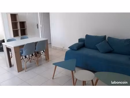 t2 meublé de 52 m2 toulon port/ mayol