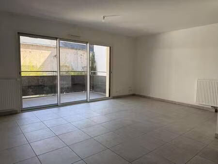 location appartement 2 pièces à cholet (49300) : à louer 2 pièces / 57m² cholet