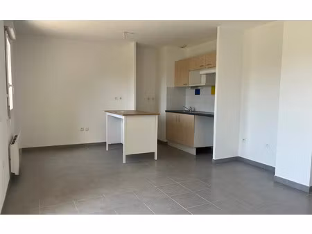 location appartement  52 m² t-3 à bourges  780 €
