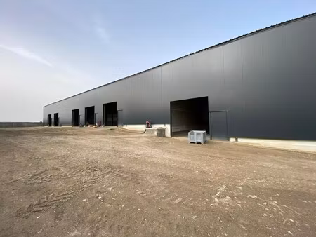 location local d'activités 105 m²