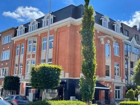 magnifique appartement près de pétillon