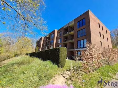 bel appartement 2 chambres avec bureau  terrasse et parking