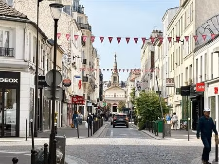 rue du commerce / vaste studio traversant / possible 2 pieces / cave