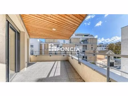 appartement t3 avec terrasse de 14m2 et son garage