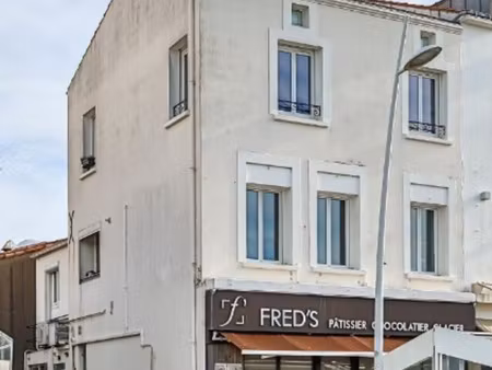 ensemble murs pro + logement centre ville saint gilles croix de vie (85)