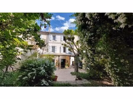 angoulême maison sur 3 niveaux avec 6 chambres et jardin paysagé