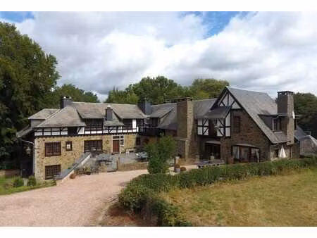 domaine de caractère – gîte jusqu'à 36 personnes.