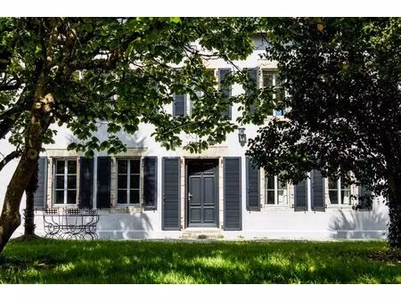 propriété de charme aux portes de vannes