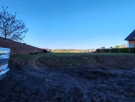 terrain à batir dans un quartier calme à familleureux