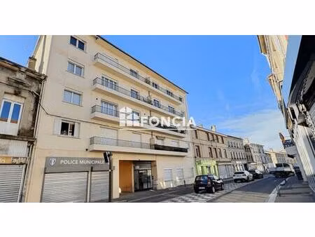 t4 rénové avec balcon – centre-ville la ricamarie