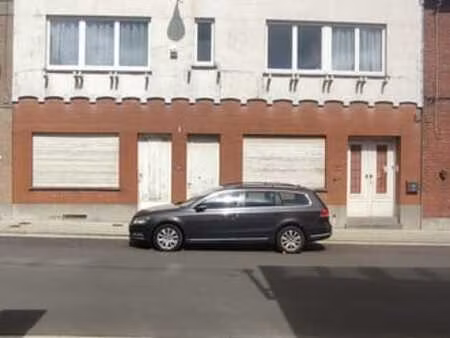 entrepôt 300m2 appart.180m2