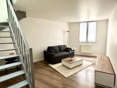 appartement 2 pièces meublé- centre-ville  au pied du rer a saint-germain-en-laye