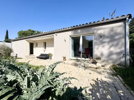 nimes / camplanier - studio meuble avec terrasse et stationn
