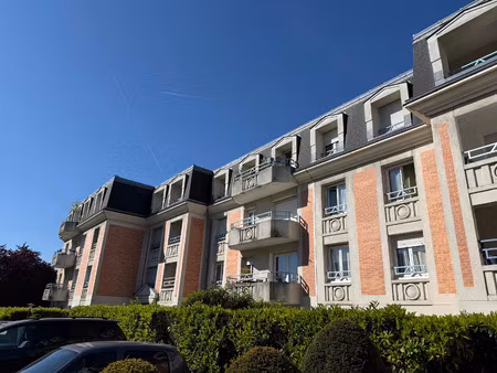 appartement 2/3 pièces avec place de parking extérieur