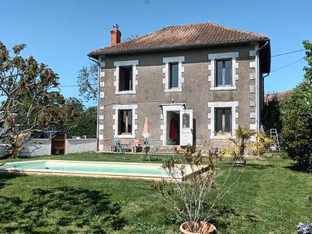 maison de maitre pleuville