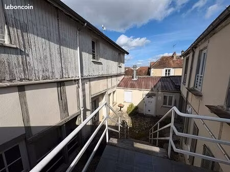 immeuble 14 pièces 323 m²