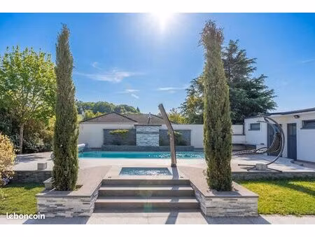 maison 7 pièces 200 m²