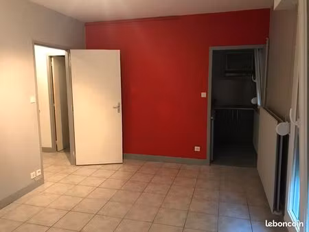 appartement f1 proche centre et fac de droit