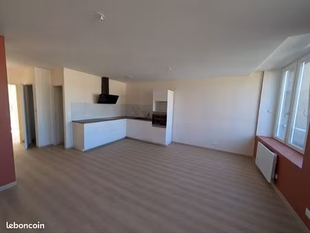 superbe t3 rénové à neuf avec balcon filant – hypercentre