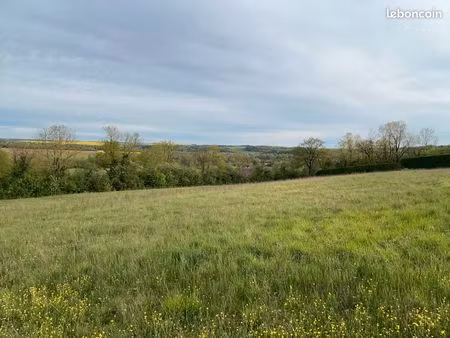 terrain 3235 m² constructible – vue dominante vallée – lézinnes