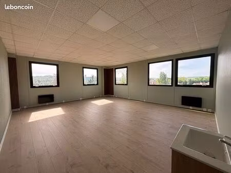 bureaux 68 m² saint clement