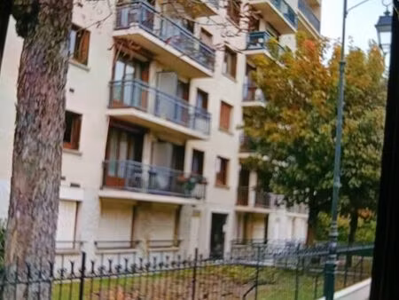 petit studio a louer a colombes