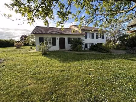 vente maison à thouars (79100) : à vendre / 150m² thouars