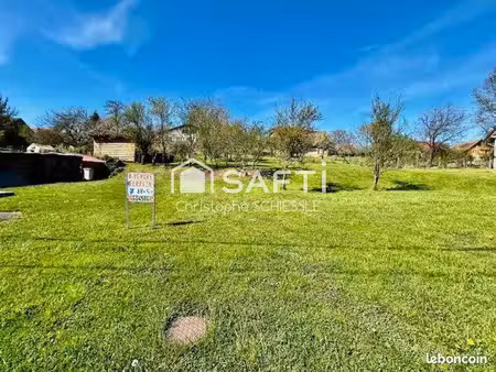 terrain 1560 m² courtelevant