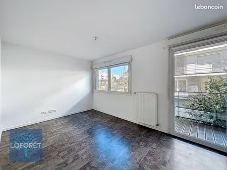 studio 1 pièce 27 m²