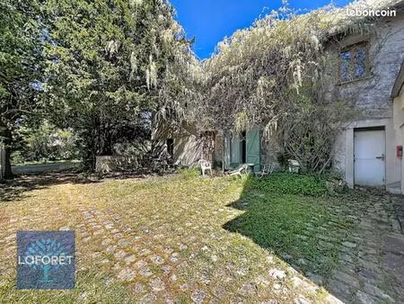 maison 1 pièce 180 m²